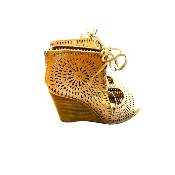 Jeffrey Campbell Rodillo Laser Cut Tan Leather Wedge Sandals Size 6 - Picture 2 of 5